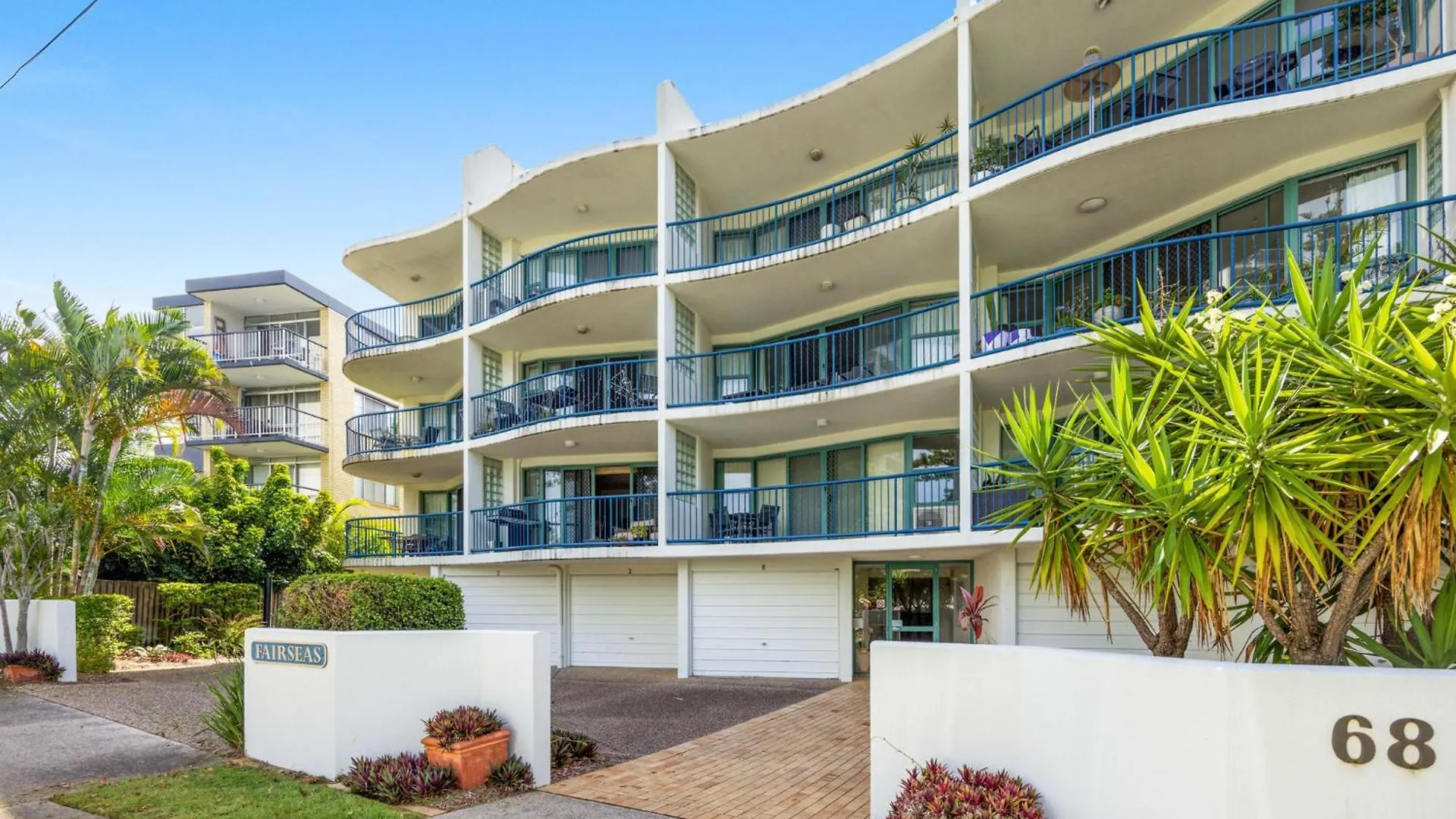3 Bedroom Apartment Golden Beach Australia